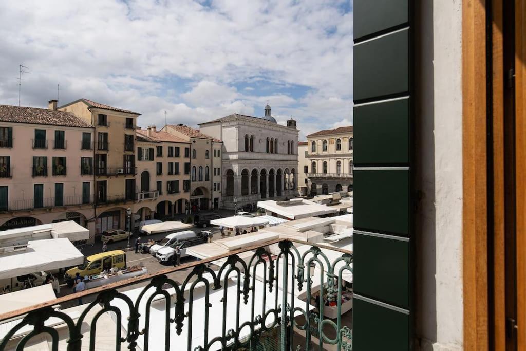 Enjoy Home - Appartamento Orologio, Piazza Dei Signori ปาโดวา ภายนอก รูปภาพ