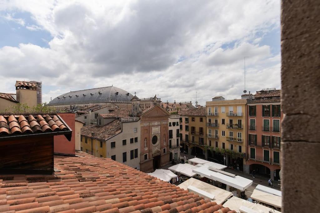 Enjoy Home - Appartamento Orologio, Piazza Dei Signori ปาโดวา ภายนอก รูปภาพ