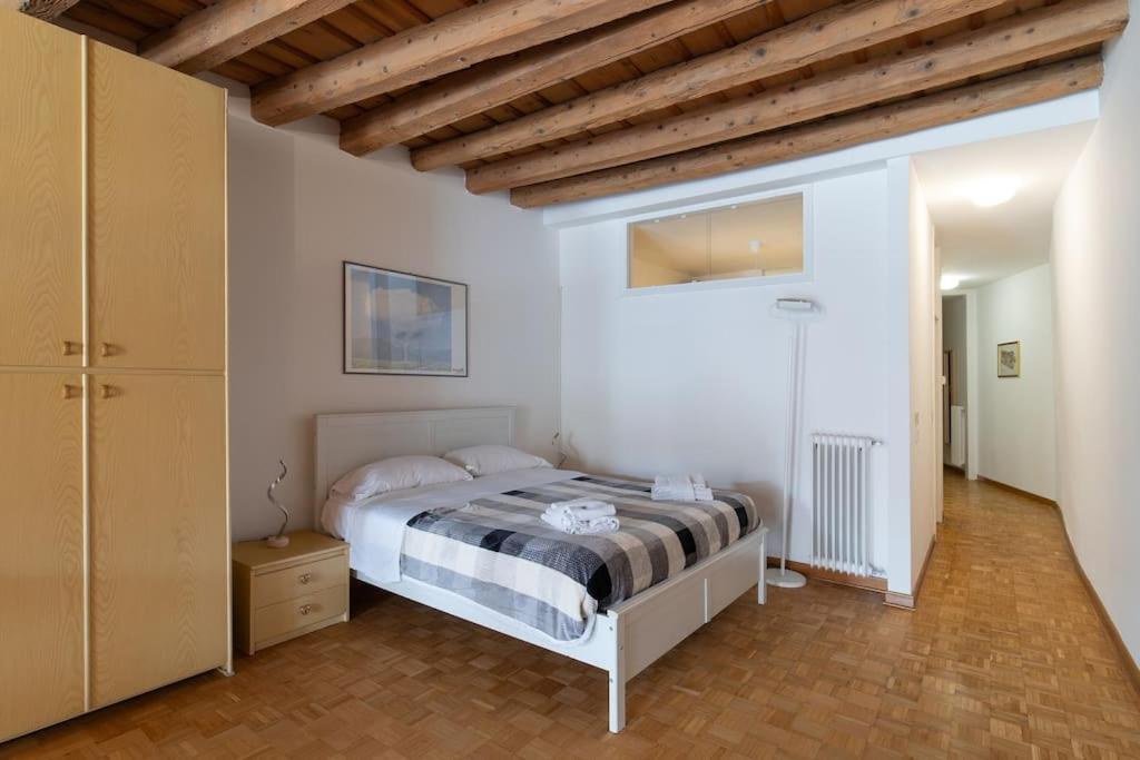 Enjoy Home - Appartamento Orologio, Piazza Dei Signori ปาโดวา ภายนอก รูปภาพ